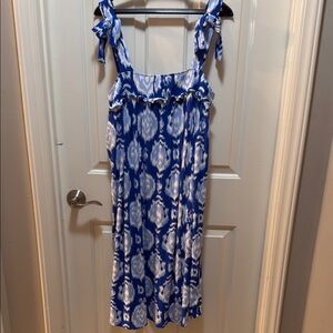 NWOT CROWN & IVY Blue and White PRINT SOFT NIGHTGOWN SIZE MEDIUM